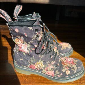 Dr. Martens Victorian Rose Canvas Combat Boot RARE - Size 10